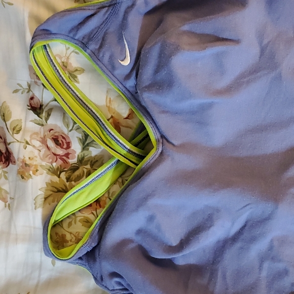 Nike top size L - Picture 2 of 5